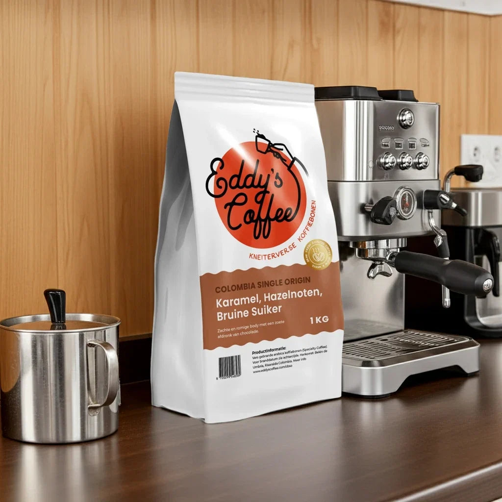Colombia Single Origin koffiebonen naast een espressomachine